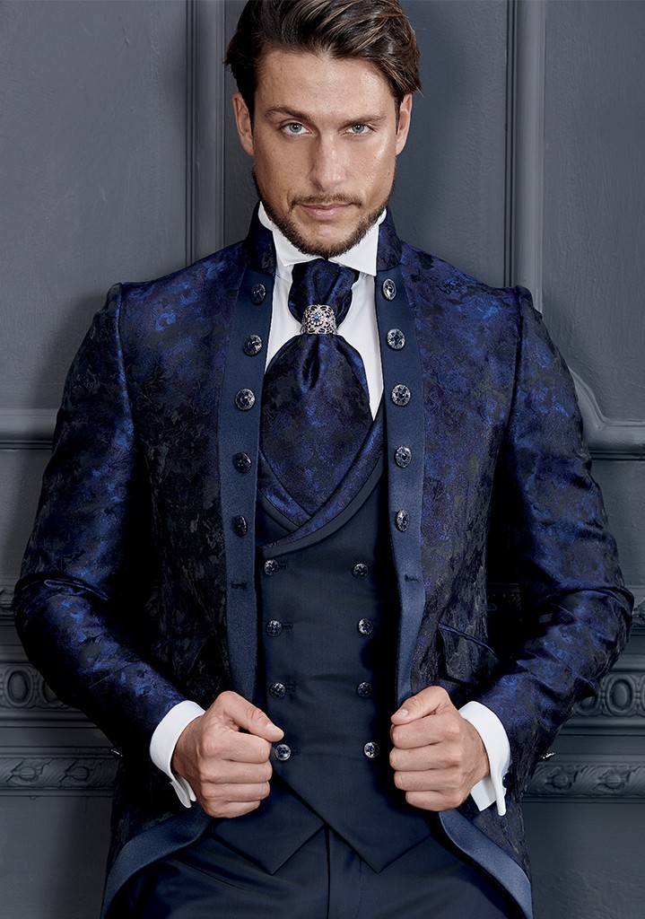 abito damascato blu con bottoni rocchini