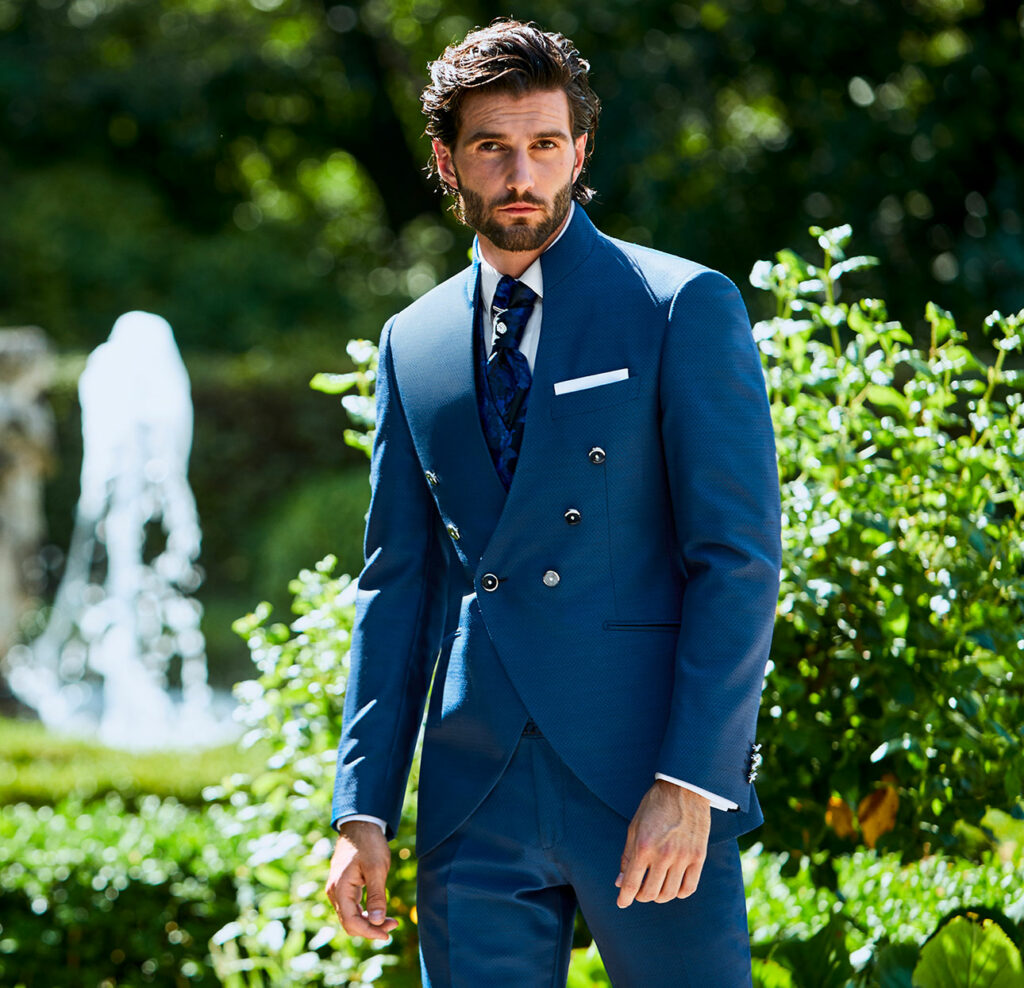 abito-doppiopetto-blu-con-bottoni-lubiam